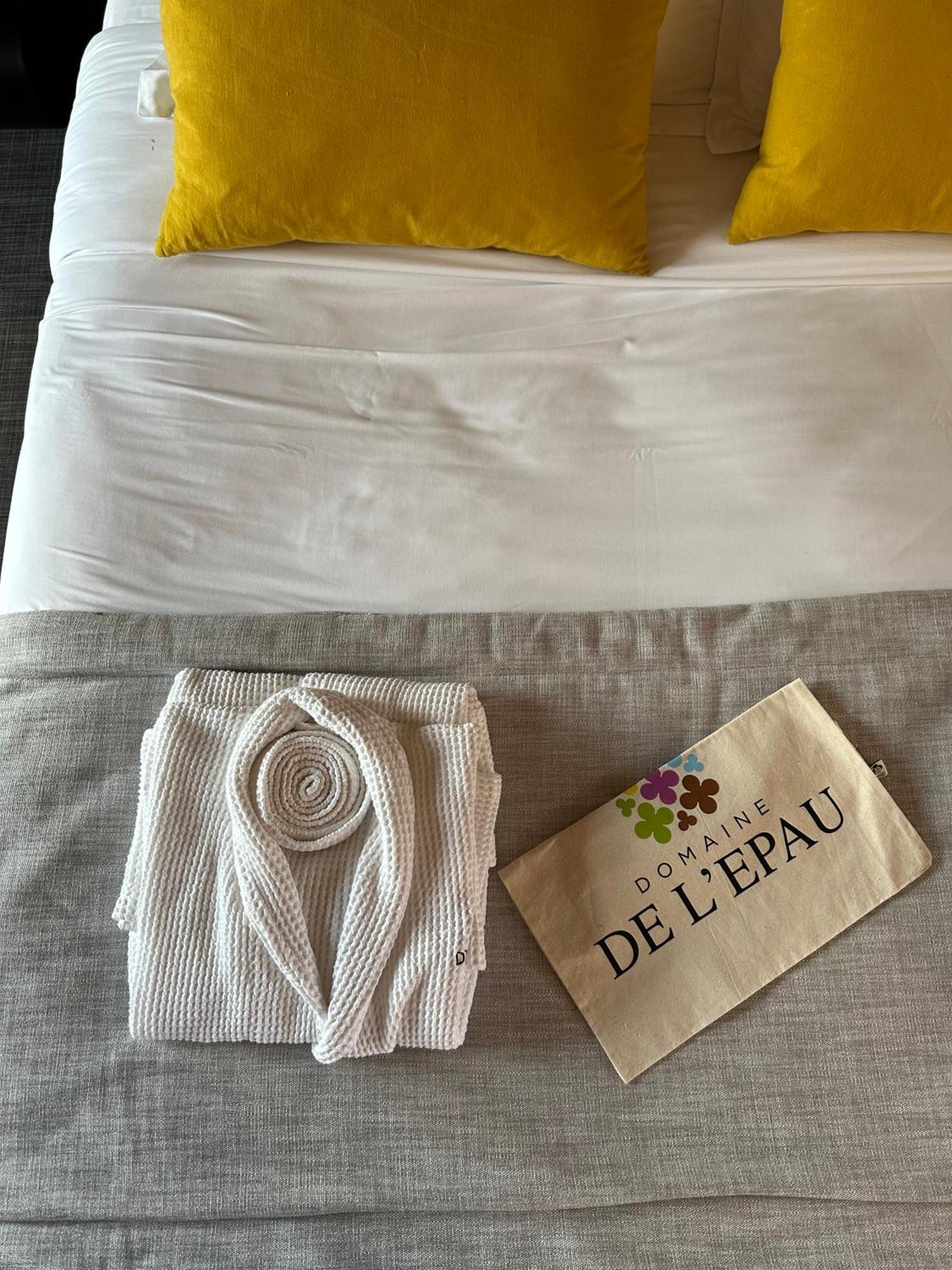Domaine De L'Epau Eco-Resort Yvré-lʼÉvêque Exteriér fotografie